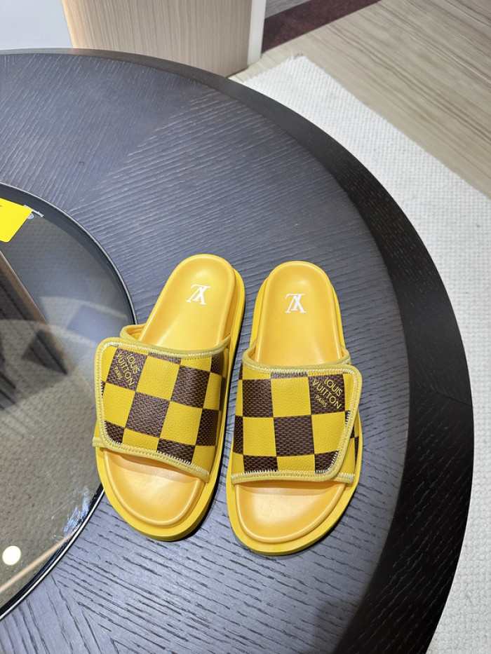 Lou1su1tt slides