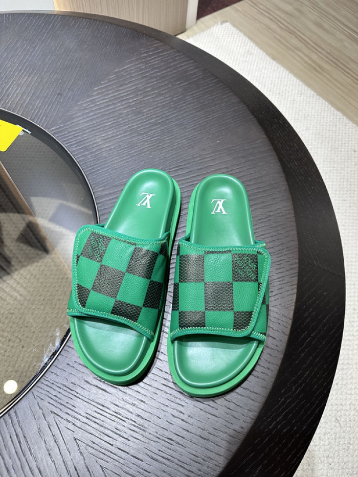 Lou1su1tt slides