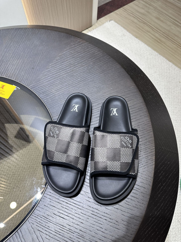 Lou1su1tt slides