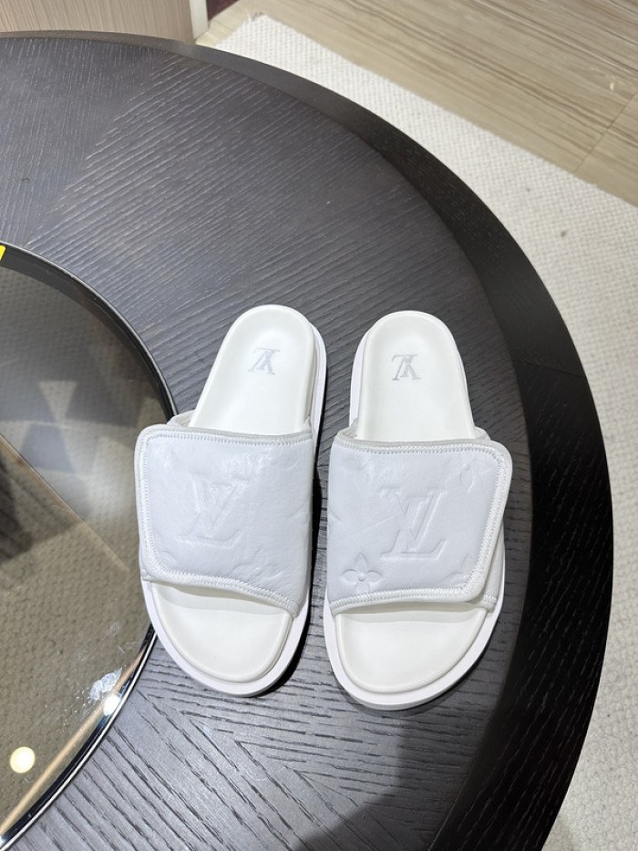 Lou1su1tt slides