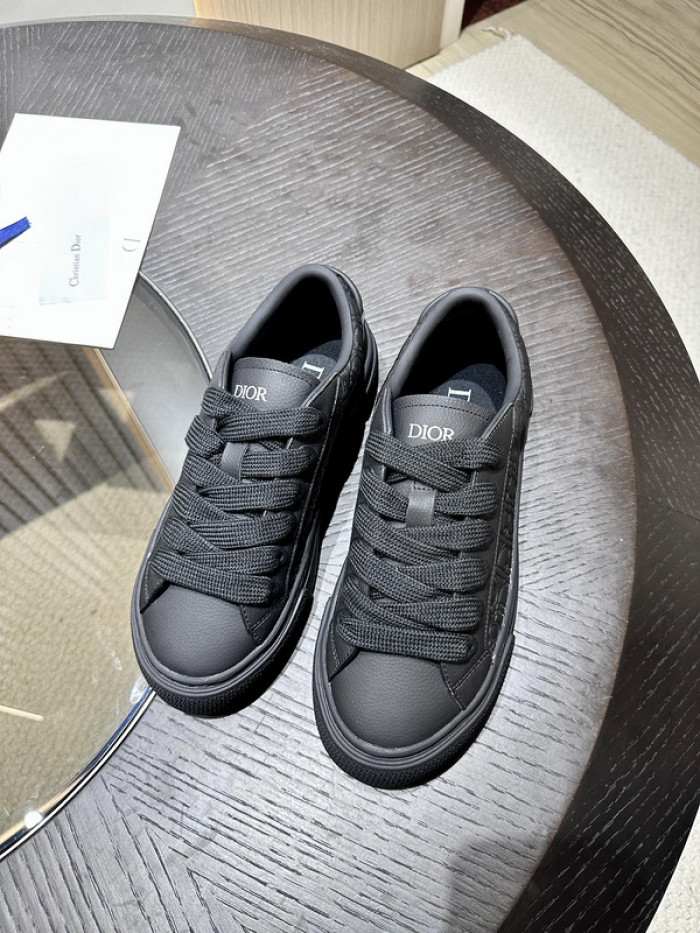 D10R B33 Sneaker