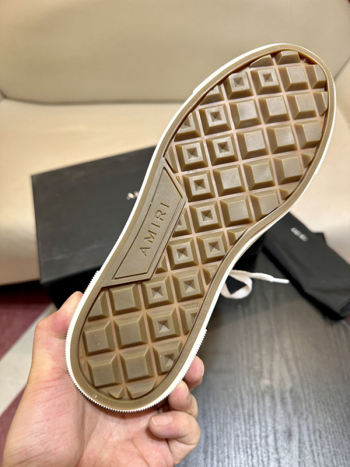 AM1R1 Skel Top Low