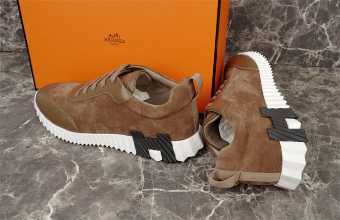 H**me5 Sneaker