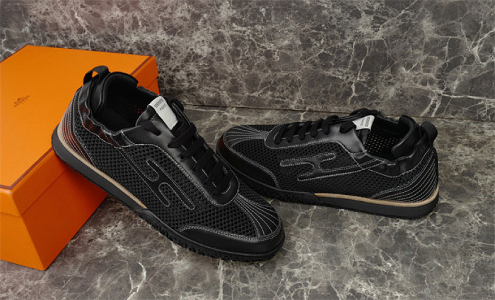 H**me5 Sneaker