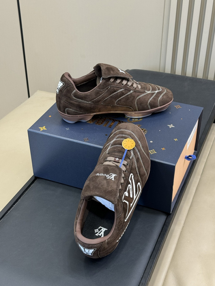 Lou1su1tt Footprint Soccer Brown