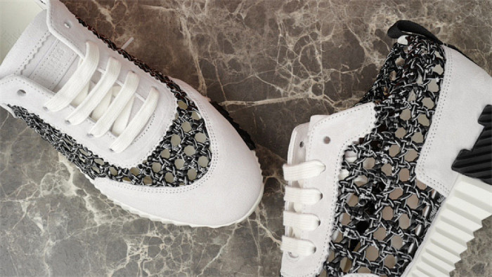 H**me5 Sneaker