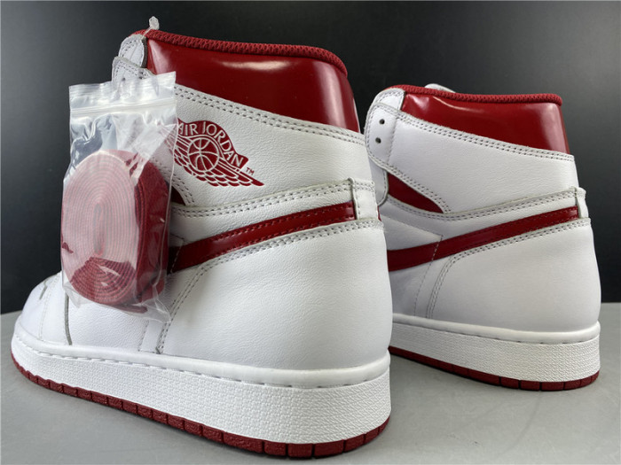 AIR Jordan 1 Retro Metallic Red (2017) 555088-103