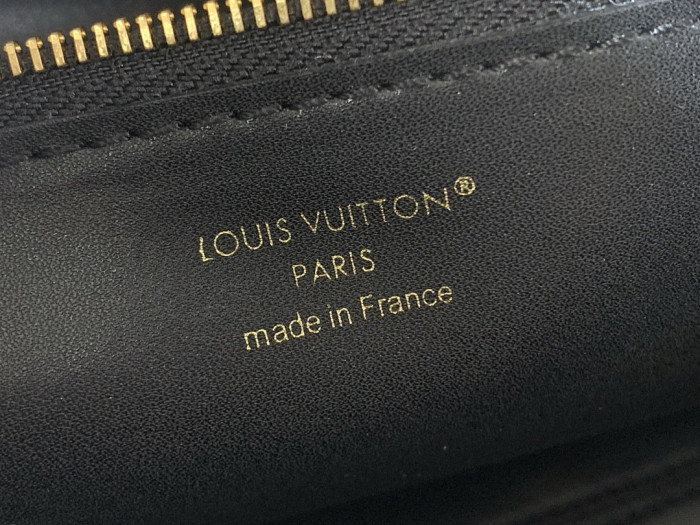 Lou1su1tt BAG 22 x 14.5 x 28.5 cm