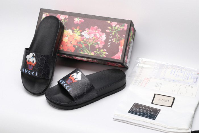 Gu66 SLIPPERS