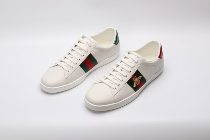 Gu66 Ace Embroidered Low-Top Sneaker white with bee