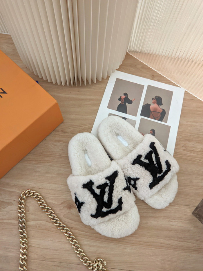 Lou1su1tt slides