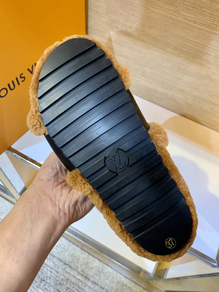 Lou1su1tt slides