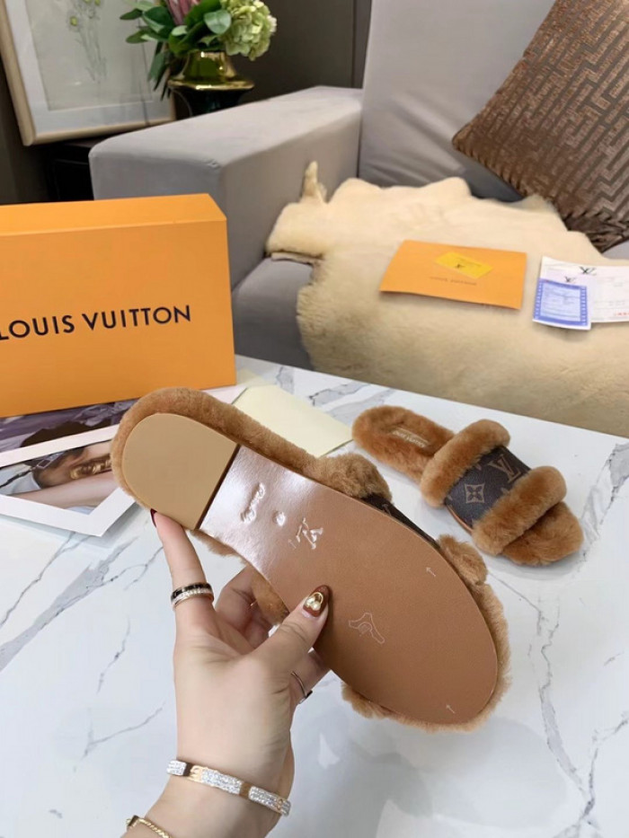Lou1su1tt slides