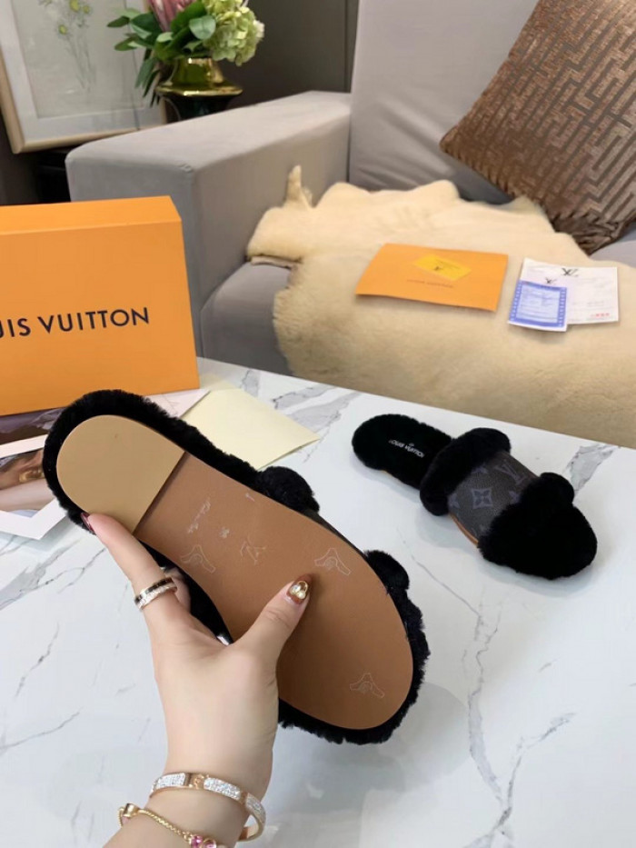 Lou1su1tt slides