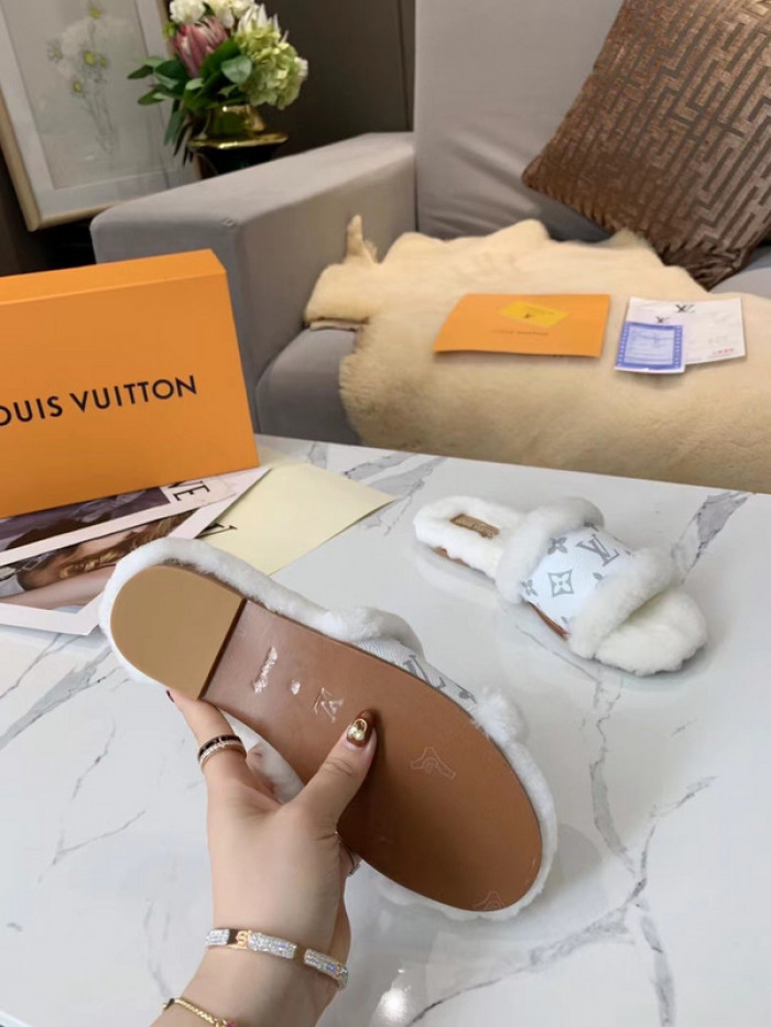 Lou1su1tt slides