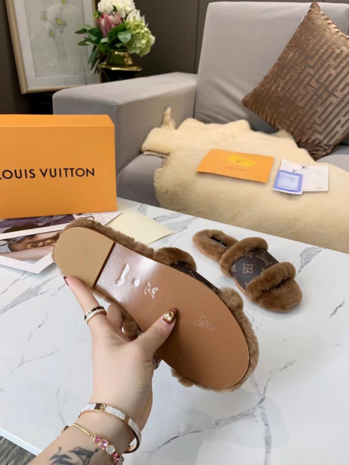 Lou1su1tt slides