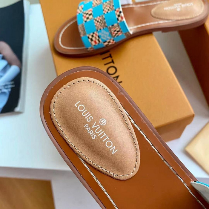 Lou1su1tt slides