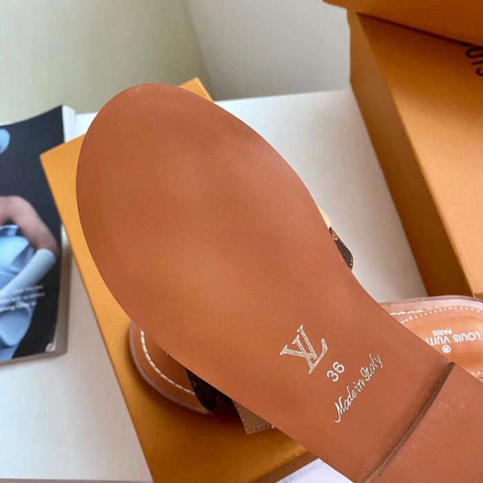 Lou1su1tt slides
