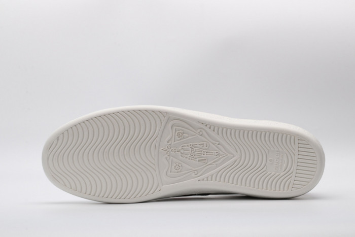 Gu66 Ace Embroidered Low-Top Sneaker white with bee