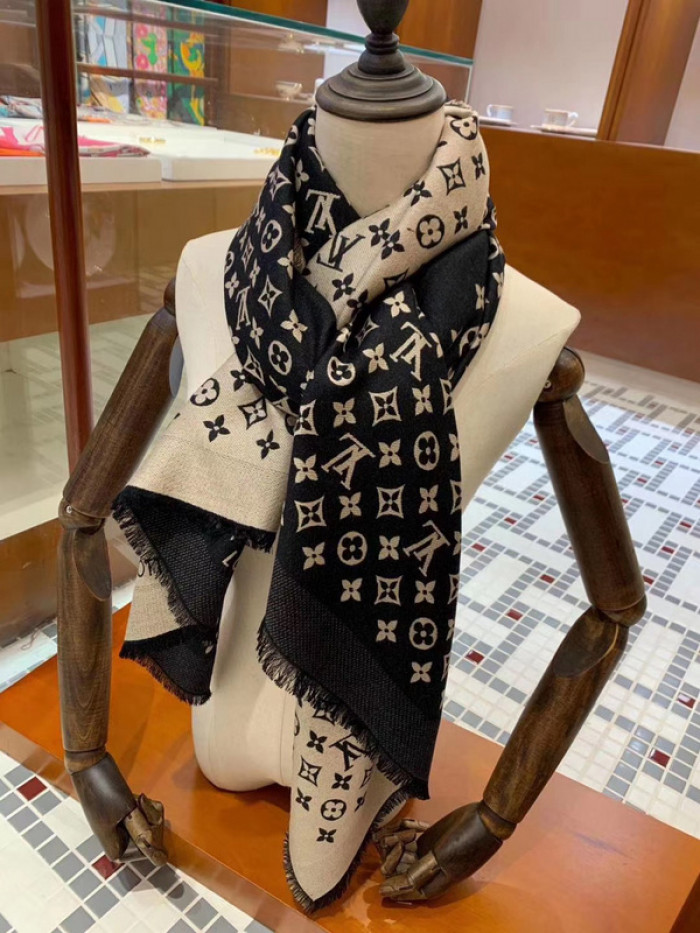 Lou1su1tt SCARF
