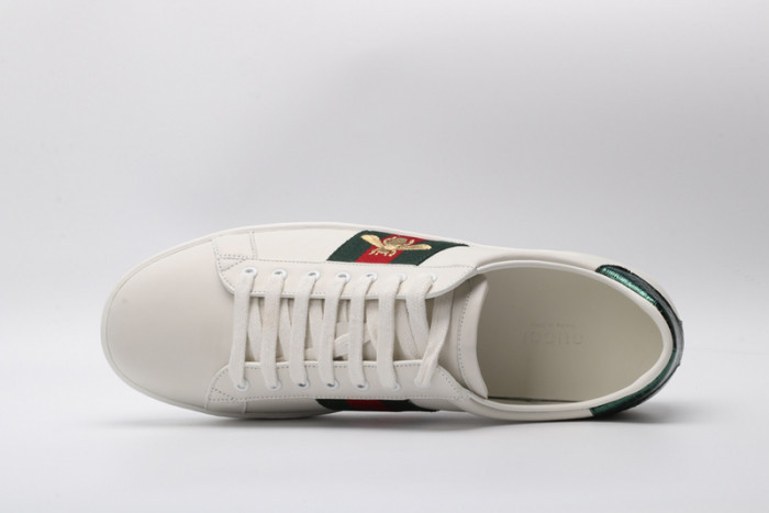 Gu66 Ace Embroidered Low-Top Sneaker white with bee