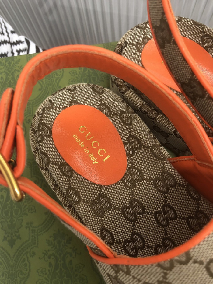 Gu66 SLIPPERS