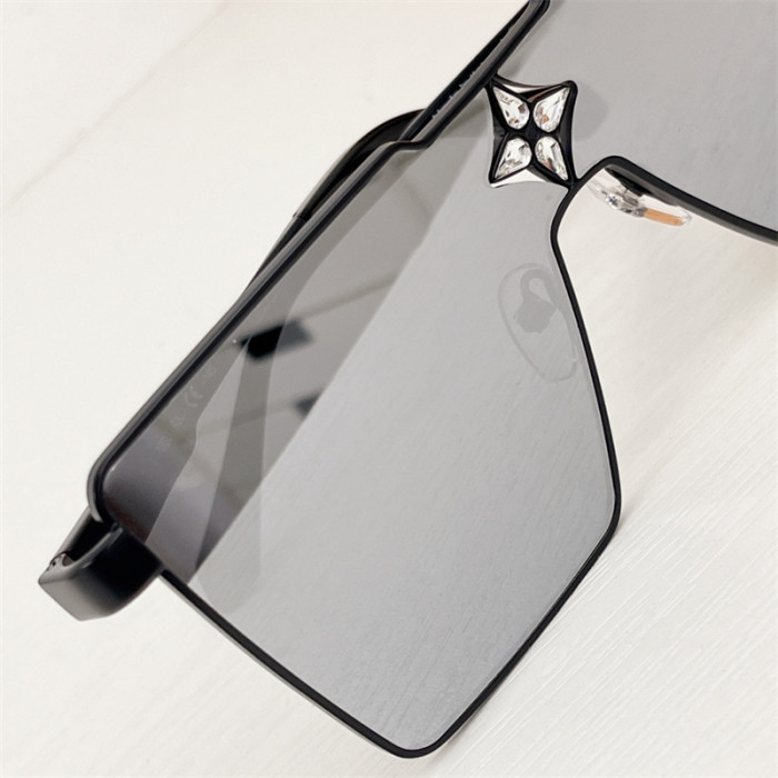 Lou1su1tt Sunglasses