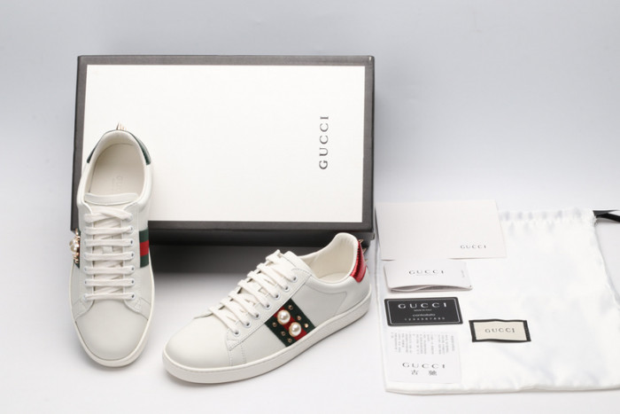 Gu66 Ace Embroidered Low-Top Sneaker