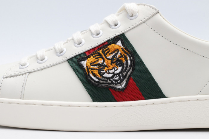 Gu66 Ace Embroidered Low-Top Sneaker