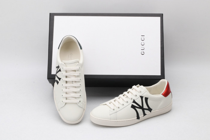 Gu66 Ace Embroidered Low-Top Sneaker