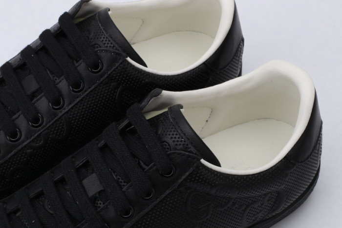 Gu66 Ace Embroidered Low-Top Sneaker