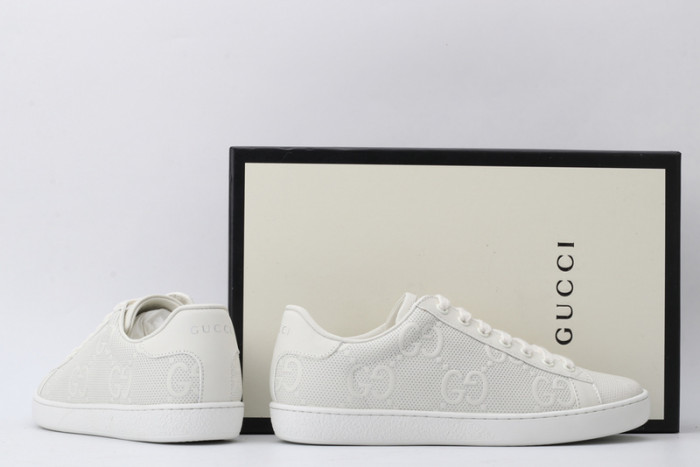 Gu66 Ace Embroidered Low-Top Sneaker