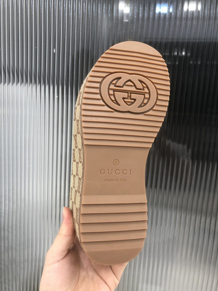 Gu66 SLIPPERS