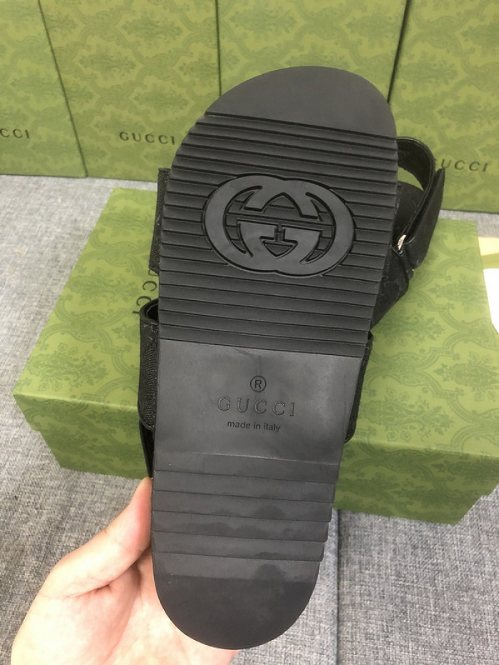 Gu66 SLIPPERS
