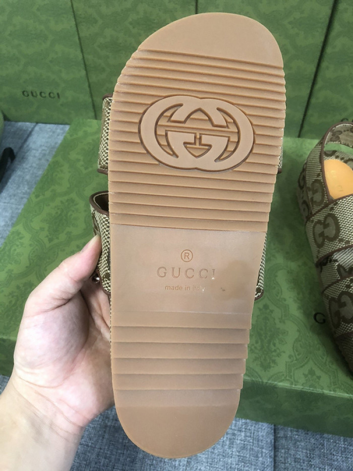 Gu66 SLIPPERS