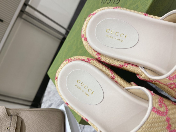 Gu66 SLIPPERS