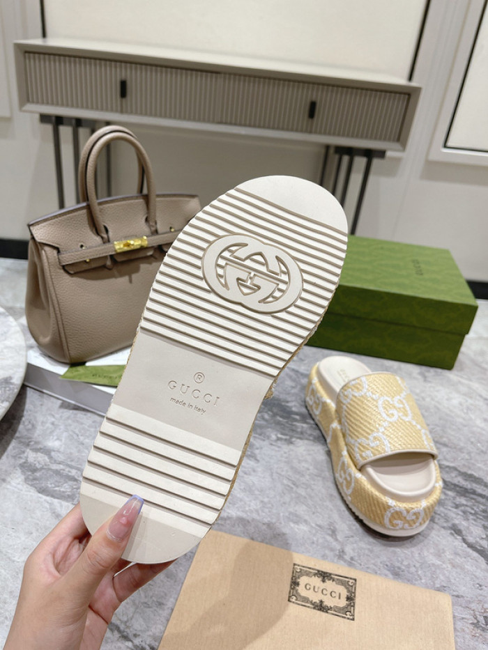 Gu66 SLIPPERS