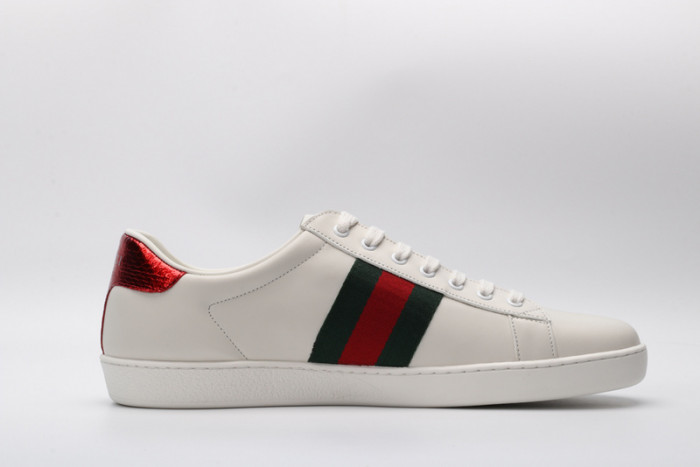 Gu66 Ace Embroidered Low-Top Sneaker white with bee