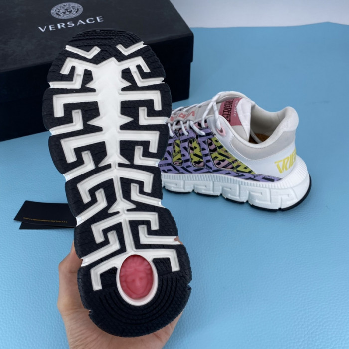 VERS SNEAKERS