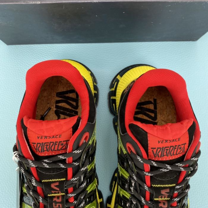 VERS SNEAKERS