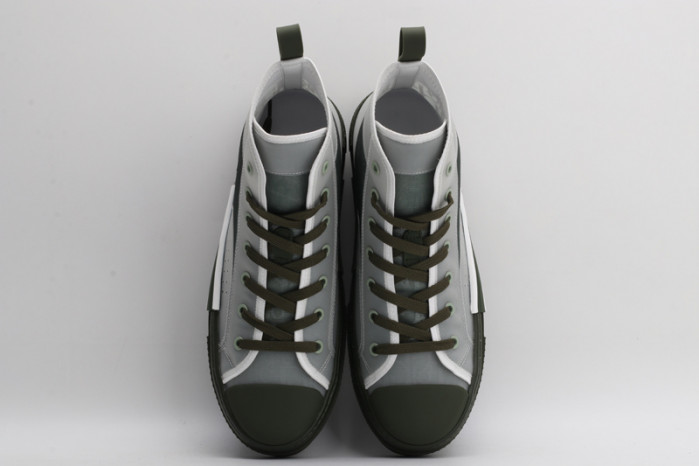 D10R B23 Oblique High Top Sneaker