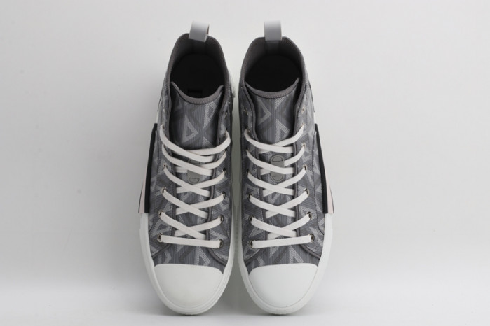 D10R B23 Oblique High Top Sneaker