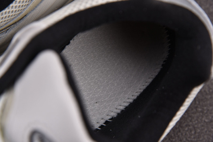 N3W BLANCE SNEAKER