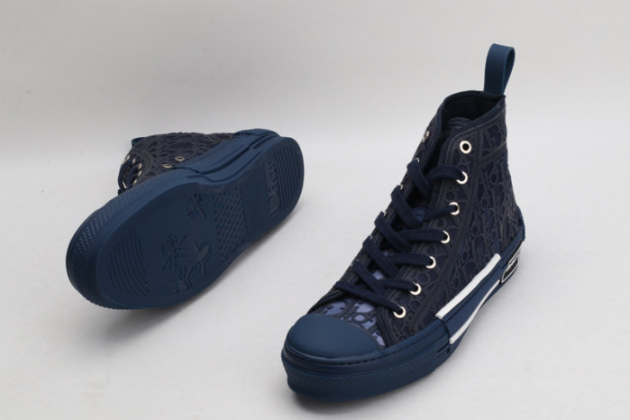 D10R B23 Oblique High Top Sneaker