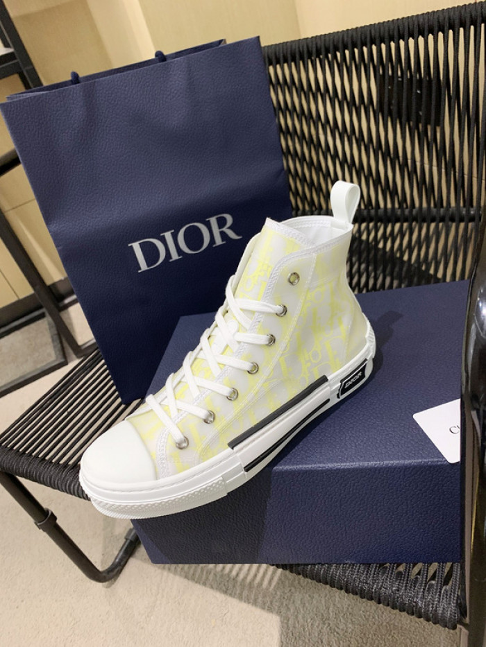 D10R B23 Oblique High Top Sneaker