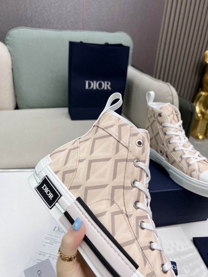 D10R B23 Oblique High Top Sneaker