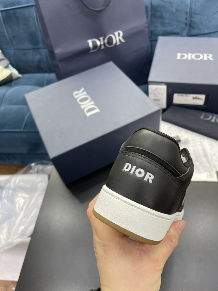 D10R B27 Sneaker