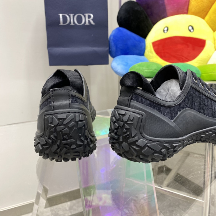 D10R SNEAKER