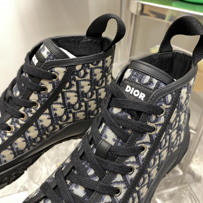 D10R SNEAKER