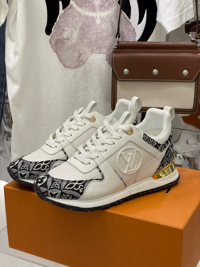 lou1su1tt Run Away Sneaker
